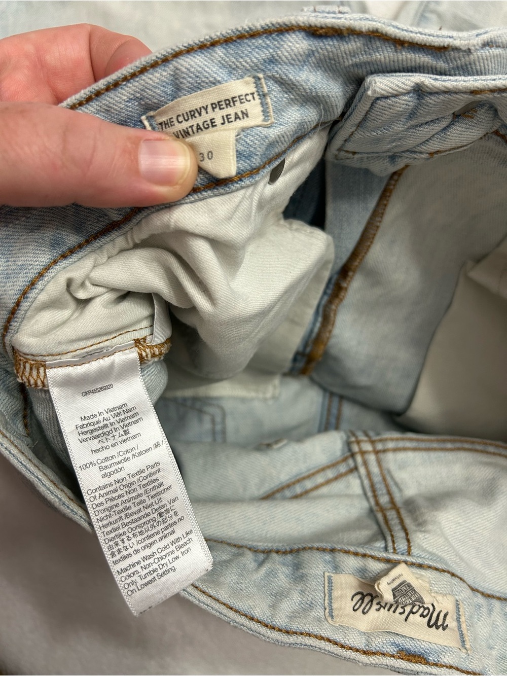 Madewell The Curvy Perfect Vintage Jeans Size 30 Light Wash 100% Cotton Denim - Picture 4 of 10